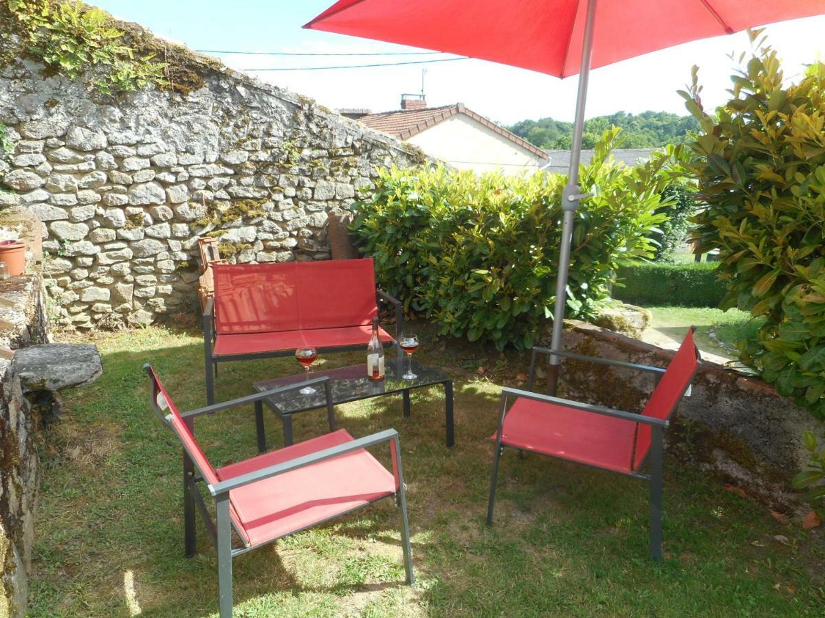 B&B Friaudour Saint-Pardoux-lʼOrtigier Exterior foto
